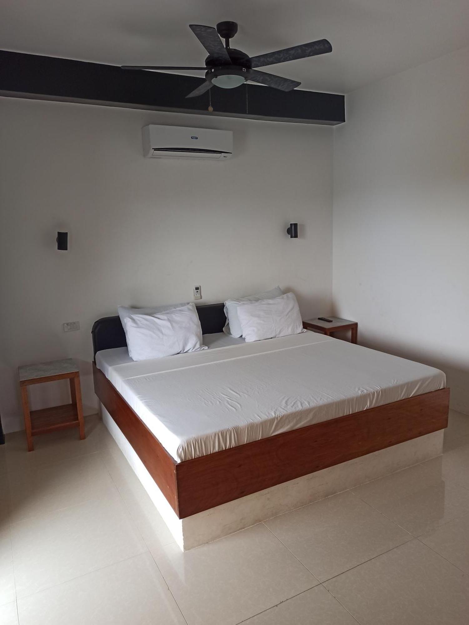 Jalyn'S Resort Sabang Puerto Galera Δωμάτιο φωτογραφία